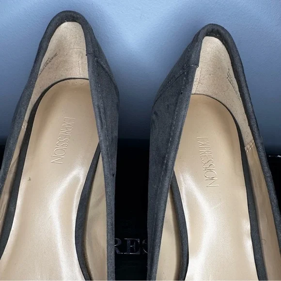 EXPRESSION Amara block heel shoe / pump grey faux suede size 8 with box - Picture 3 of 9